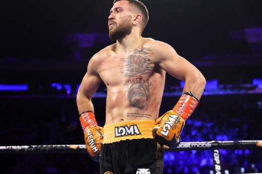 
            Бой Ломаченко за титул абсолютного чемпиона мира может быть отложен        